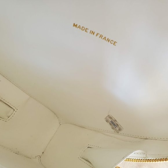 Chanel Vintage Heart Bag 1990's - Picture 9 of 11